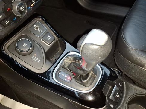 Used 2018 Jeep Compass Limited image 19