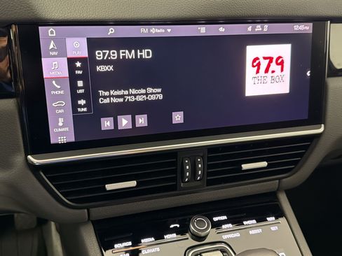 Certified 2021 Porsche Cayenne w/ Premium Package AWD/4WD image 20