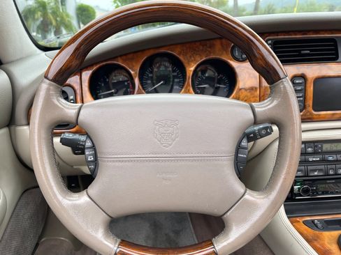 Used 2002 Jaguar XK8 Convertible RWD image 22