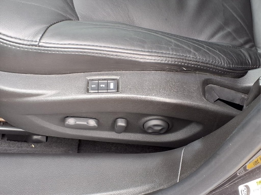Used 2013 Buick LaCrosse Leather FWD image 14