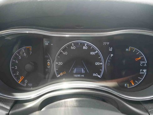 Used 2022 Jeep Grand Cherokee Altitude AWD/4WD image 41