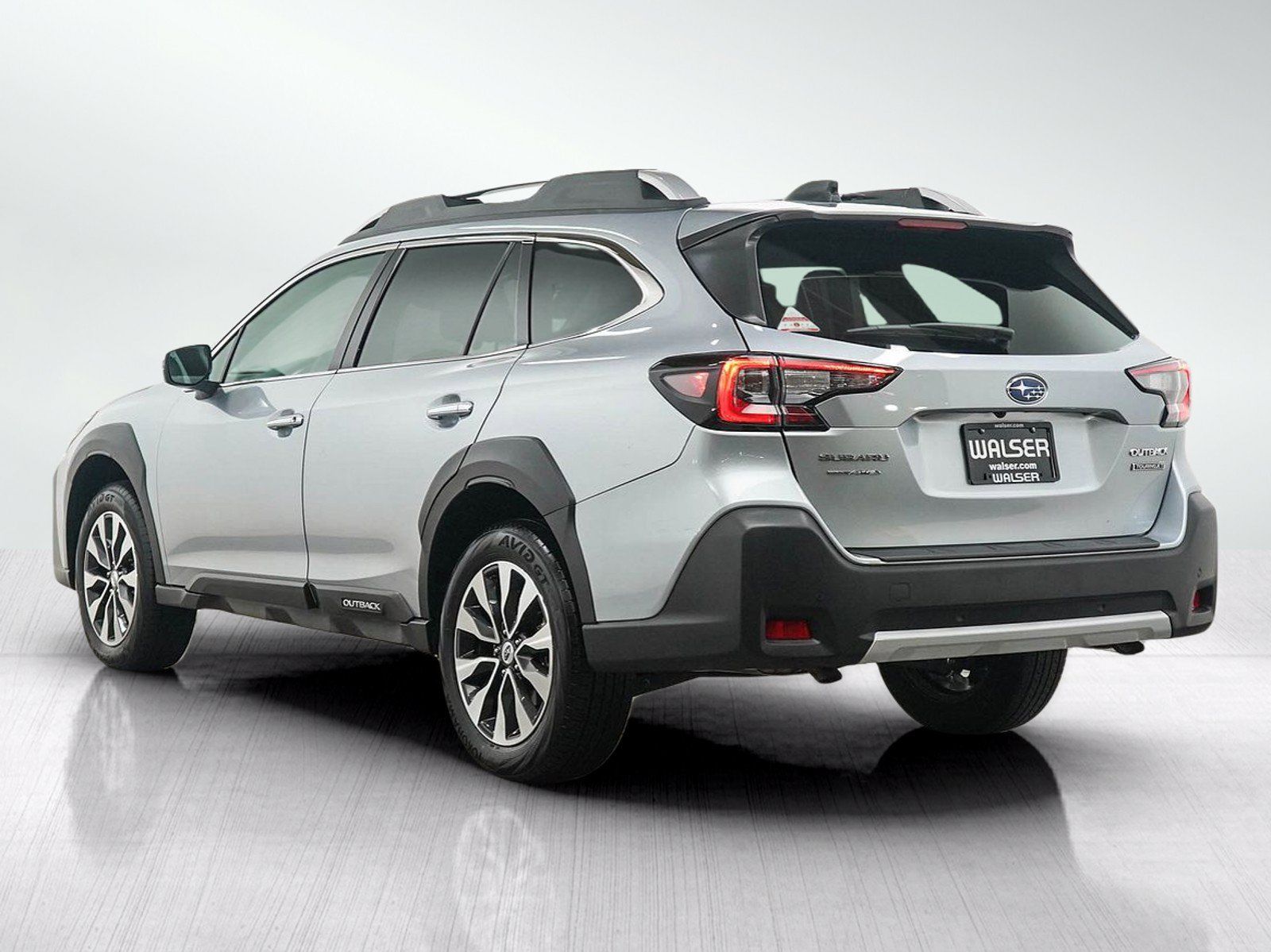 Used 2024 Subaru Outback Touring XT AWD/4WD image 3