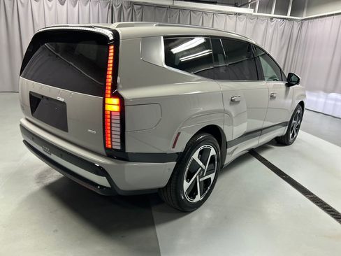 New 2026 Hyundai Ioniq 9 Calligraphy image 7