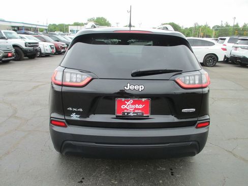 Used 2021 Jeep Cherokee Latitude AWD/4WD image 6