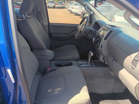 Used 2013 Nissan Frontier SV w/ SV Value Truck Pkg AWD/4WD image 13