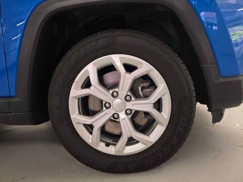 Used 2024 Jeep Compass Latitude AWD/4WD image 9