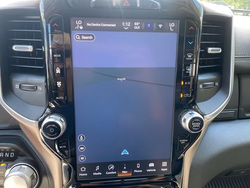 Used 2022 RAM 1500 Laramie AWD/4WD image 26