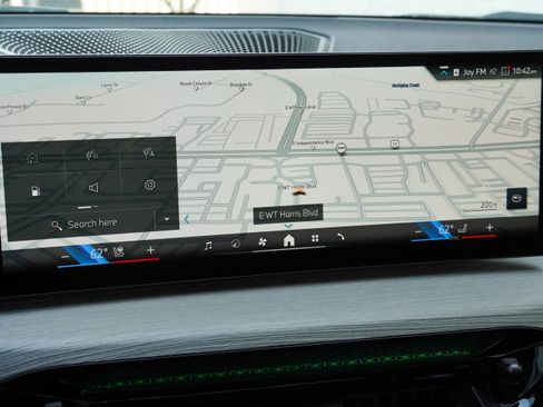 Used 2025 BMW 330i Sedan image 26