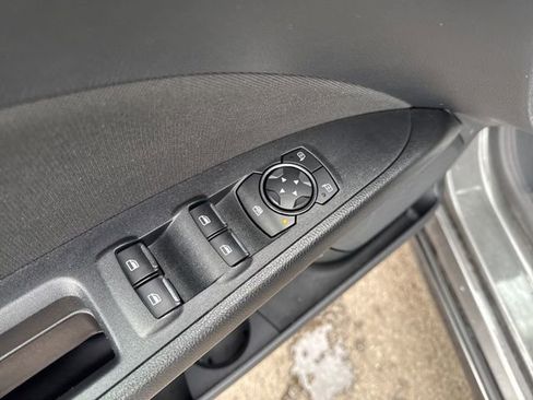 Used 2019 Ford Fusion SE FWD image 5
