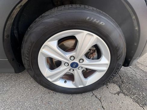 Used 2015 Ford Escape SE w/ Equipment Group 201A AWD/4WD image 12