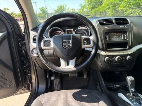 Used 2018 Dodge Journey SE w/ Popular Equipment Group FWD image 16