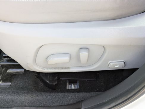 Used 2016 Subaru Forester 2.5i Touring w/ Eyesight & Navigation System image 21