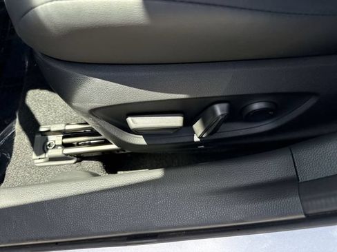 Used 2023 Toyota Prius XLE FWD image 12