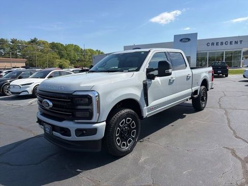 New 2026 Ford F250 Platinum AWD/4WD image 3
