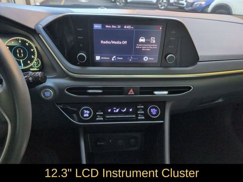 Certified 2022 Hyundai Sonata SEL w/ Convenience Package image 21