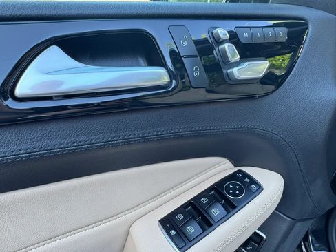 Used 2019 Mercedes-Benz GLS 450 4MATIC image 42