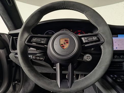 Certified 2026 Porsche 911 GT3 RWD image 34