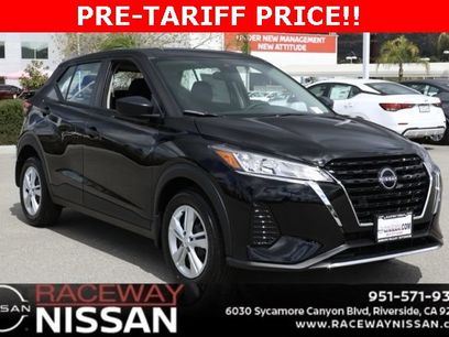 New 2025 Nissan Kicks Play S