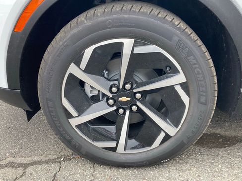 New 2026 Chevrolet Equinox EV LT image 26