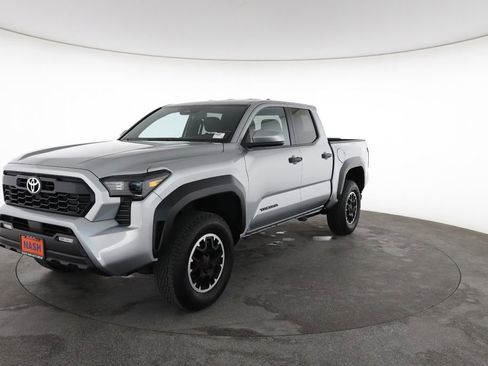 Used 2024 Toyota Tacoma TRD Off-Road AWD/4WD image 5