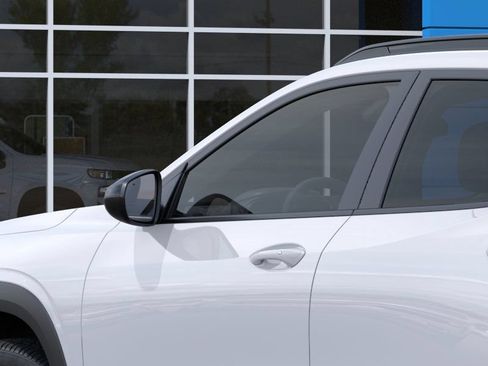 New 2026 Chevrolet Trax LT w/ Driver Confidence Package FWD image 12