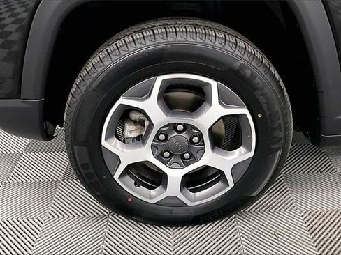 Used 2022 Jeep Compass Trailhawk image 9