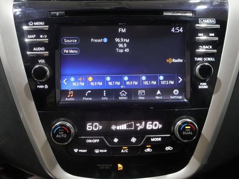 Used 2018 Nissan Murano SV AWD/4WD image 29