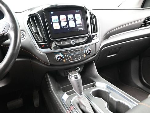 Used 2019 Chevrolet Traverse LT AWD/4WD image 37