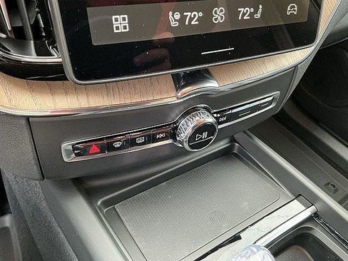New 2026 Volvo XC60 B5 Plus w/ Protection Package Premier AWD/4WD image 18