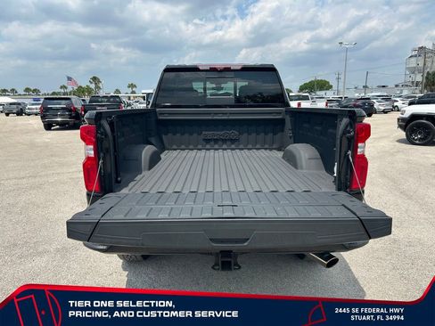 Used 2022 Chevrolet Silverado 2500 High Country w/ Technology Package AWD/4WD image 11