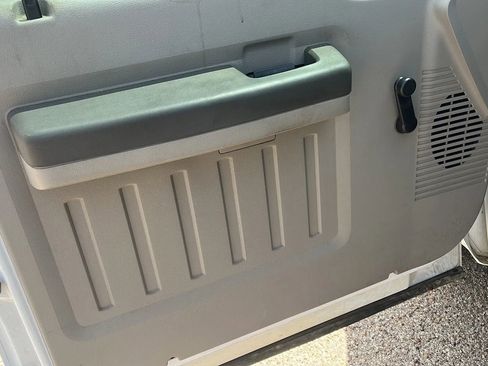 Used 2010 Ford F250 XL image 9