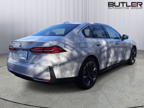 Used 2025 BMW 530i image 7