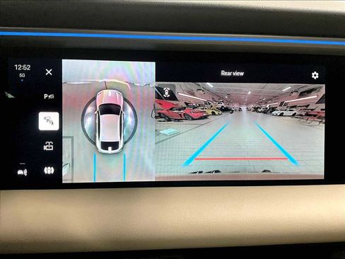 Used 2025 Porsche Macan Electric image 21