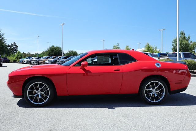 Used 2023 Dodge Challenger SXT w/ Plus Package RWD image 9