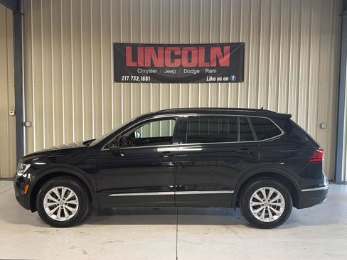 Used 2018 Volkswagen Tiguan SE image 2