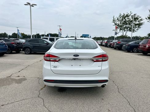 Used 2018 Ford Fusion SE image 12