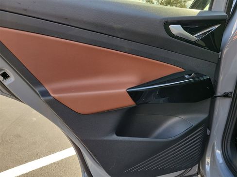 Used 2022 Volkswagen ID.4 Pro S image 11