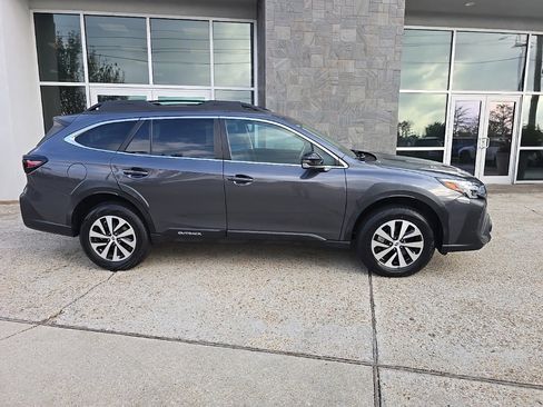 Used 2023 Subaru Outback Premium image 25