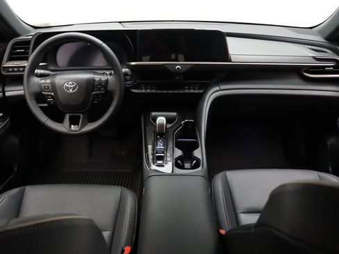 Used 2025 Toyota Crown Signia image 24