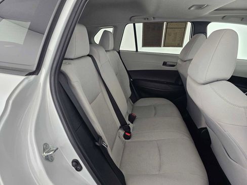 Used 2022 Toyota Corolla Cross LE w/ Moonroof Package FWD image 12