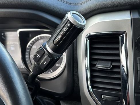 Used 2017 Nissan Titan SL image 16