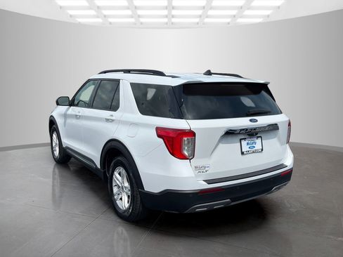 Used 2024 Ford Explorer XLT w/ Equipment Group 202A RWD image 6