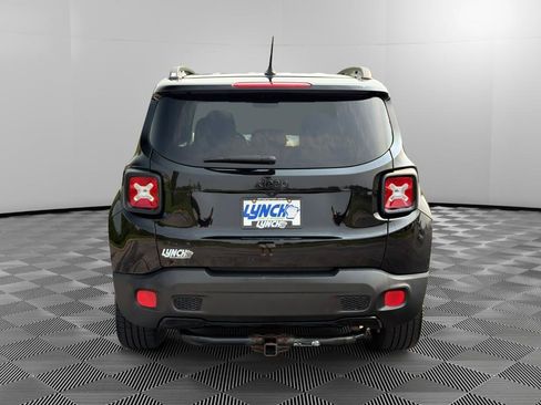 Used 2017 Jeep Renegade Altitude AWD/4WD image 3