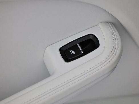 Certified 2026 Porsche Macan AWD/4WD image 27