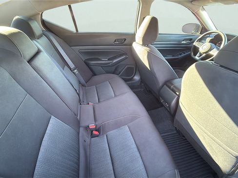 Used 2024 Nissan Altima 2.5 SV image 13