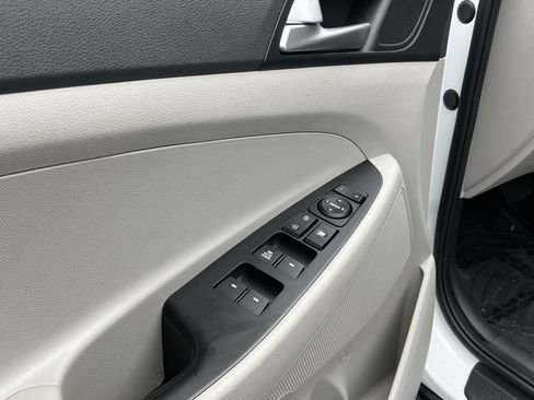 Used 2020 Hyundai Tucson SE w/ Cargo Package image 15