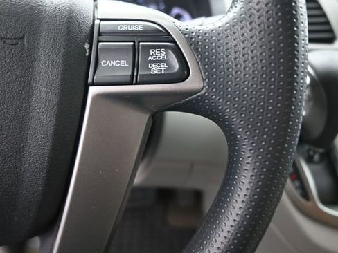 Used 2016 Honda Odyssey SE image 2