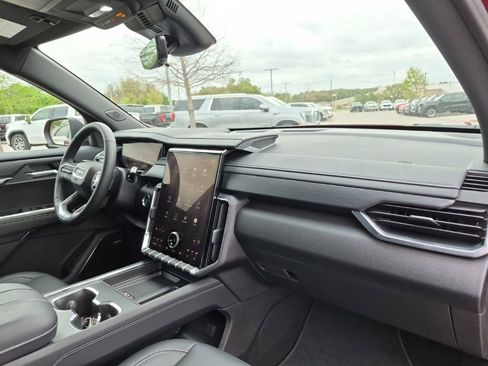 New 2026 GMC Acadia Elevation image 14