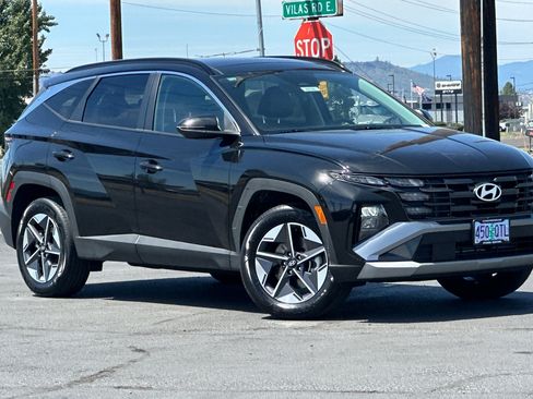 Certified 2025 Hyundai Tucson SEL AWD/4WD image 2