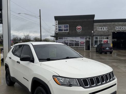 Used 2018 Jeep Compass Sport image 1